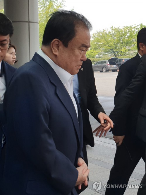 병원에 후송되는 문희상 국회의장