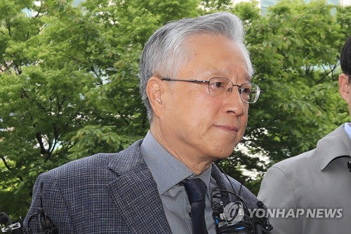 영장실질심사 나온 'KT 부정채용 정점' 이석채 전 회장