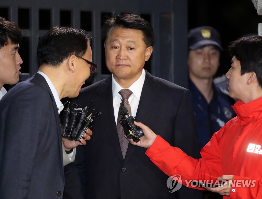 귀가하는 이철성 전 경찰청장