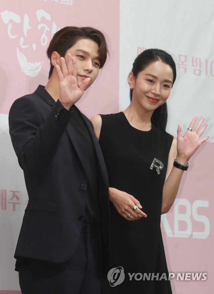 主演2人があいさつ 主演2人があいさつ