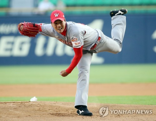 SK 김광현 '힘차게 투구'