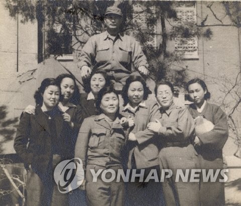 대한여자청년단 외교국장 시절 이희호 여사