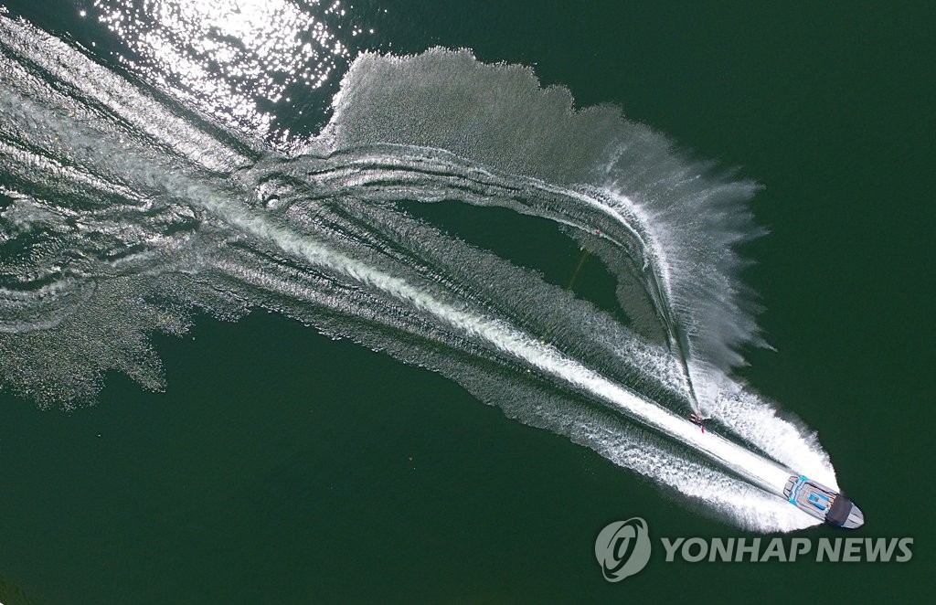 북한강 가르는 수상스키