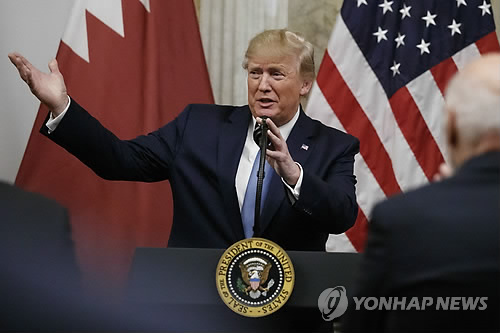 트럼프, 대럭 英대사 초청 취소