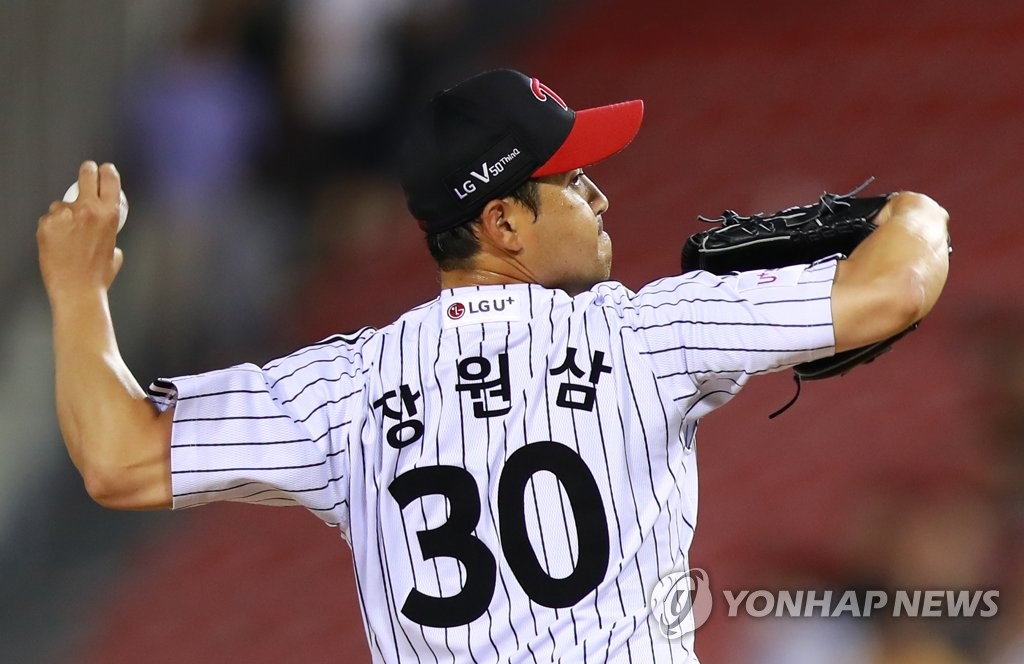롯데 자이언츠 유니폼을 입는 장원삼