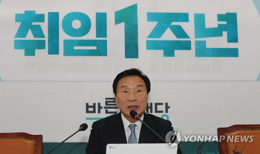 당대표 1주년 기자간담회하는 손학규