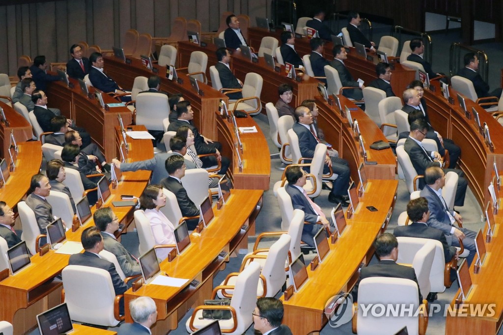 등 돌린 자유한국당 의원들