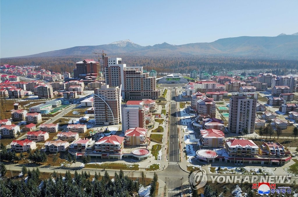북한 김정은, 삼지연군 건설 현장 현지 지도