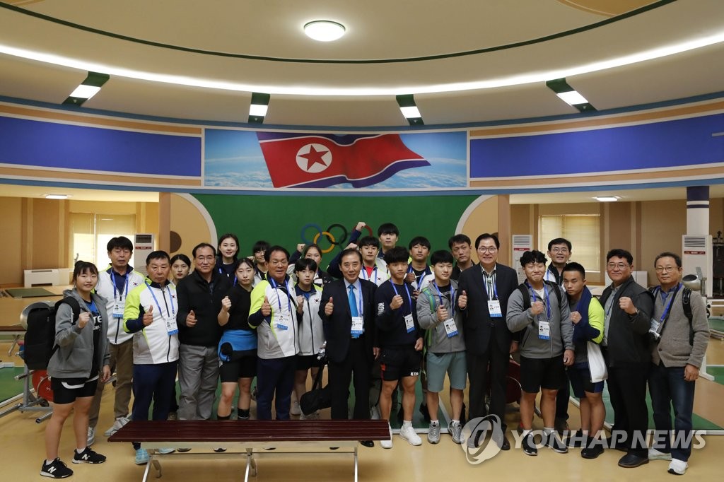 역도 선수단, 평양에서 첫 훈련