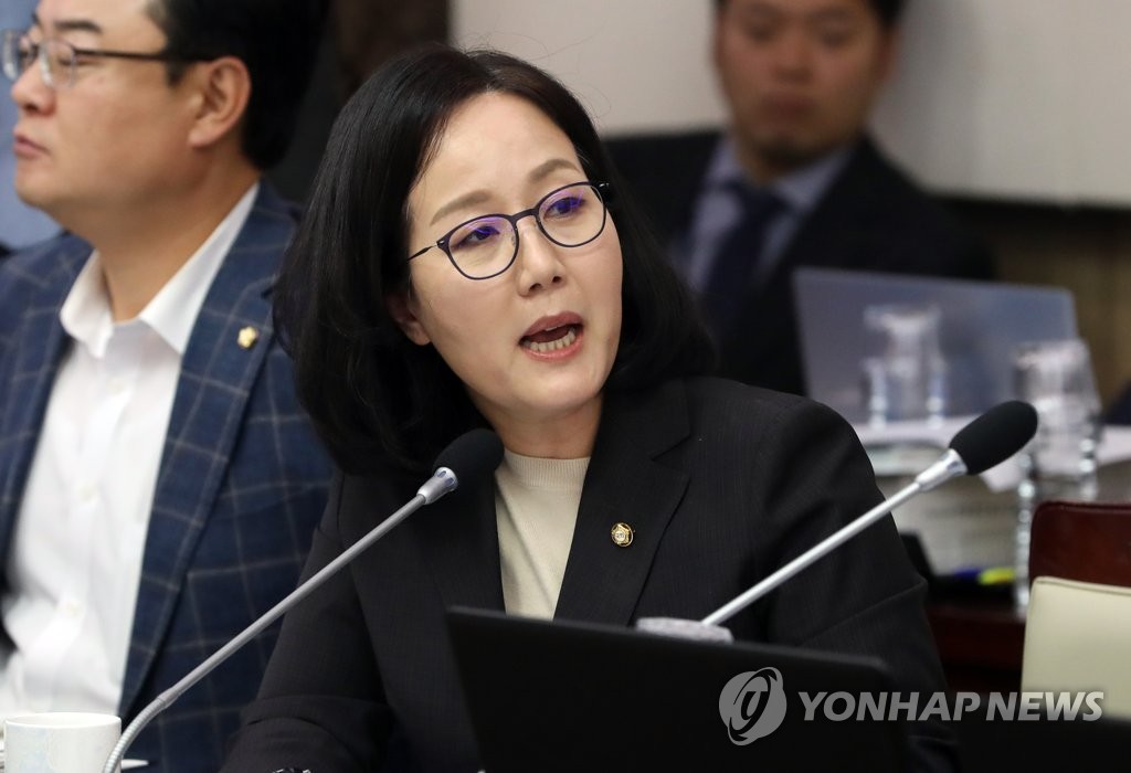 질의하는 김현아 의원