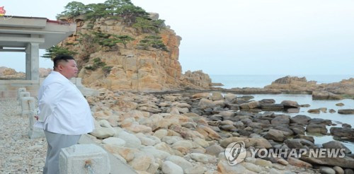 김정은, 금강산관광 현지지도 "남측시설 싹 들어내고 우리식으로"