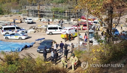 종중원에게 인화 물질 뿌리고 방화…12명 사상