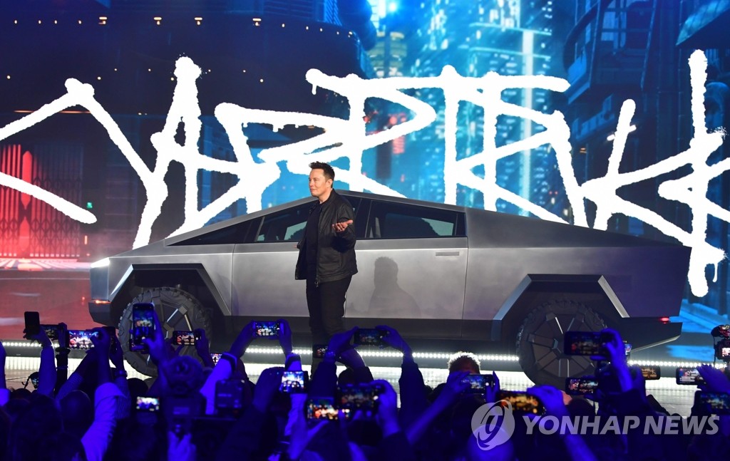 '사이버트럭' 공개하는 머스크 테슬라 CEO