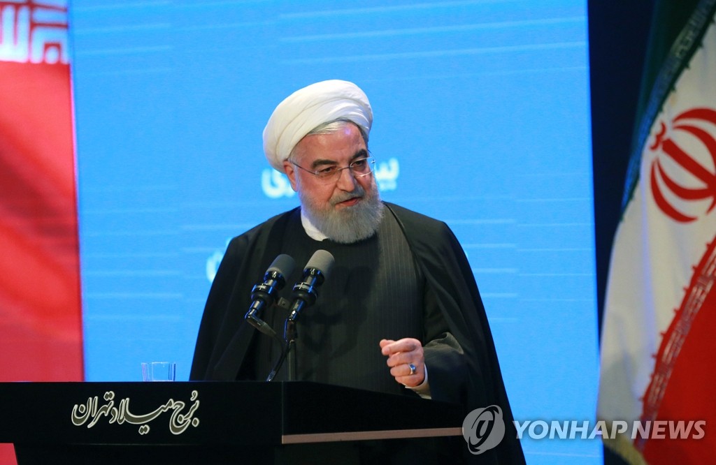 이란 대통령 "美, 대화 비공식 제의…제재 먼저 없애야"