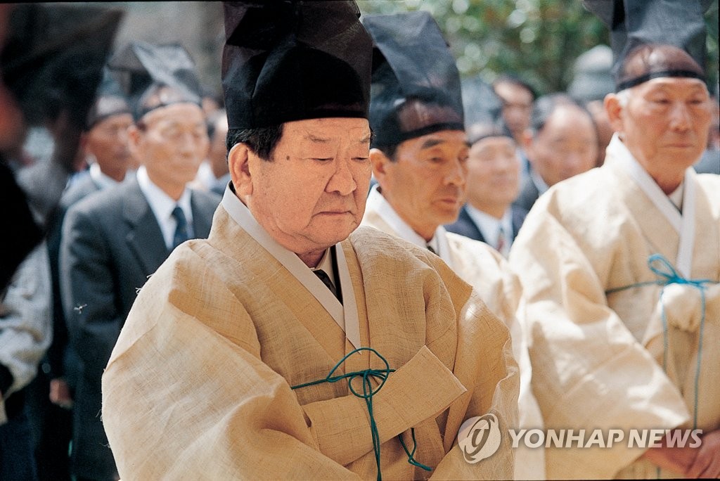 대종회장 맡아 활동하는 구자경 명예회장