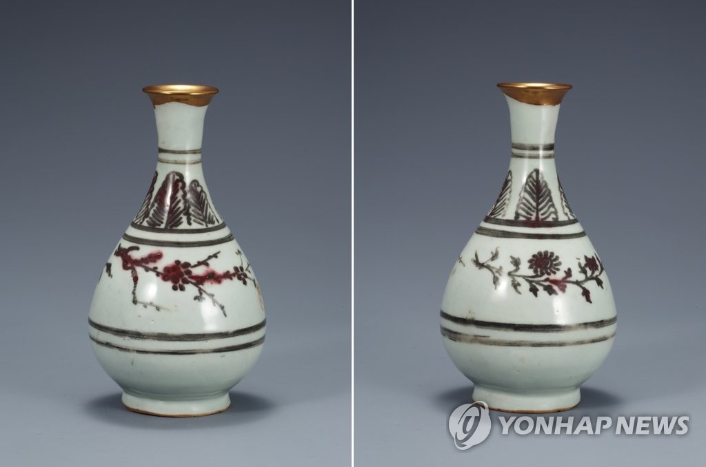 백자 동화매국문 병
