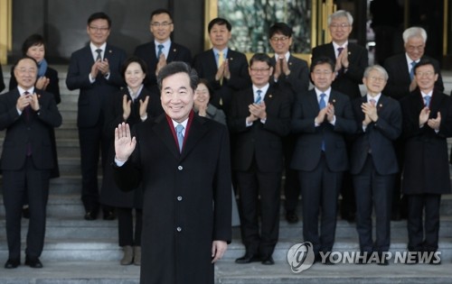이낙연 전 총리, 2년 7개월간의 재임을 마치고