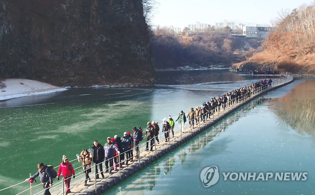 한탄강 걸으며 주상절리 감상해요