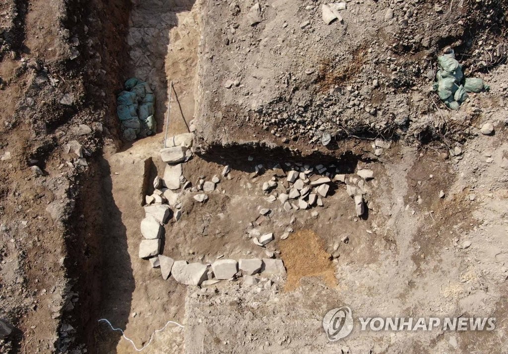 의령 낙동강 변에서 발견된 가야 시대 석축