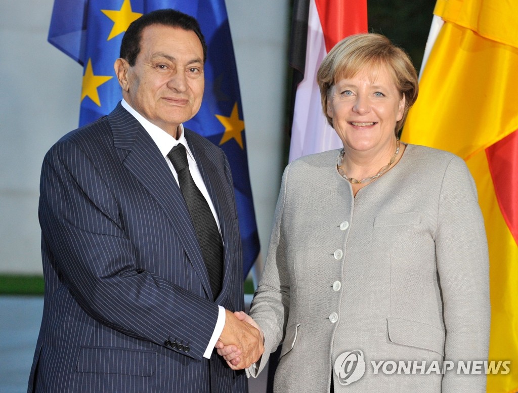 메르켈 독일 총리와 만나는 무바라크 전 이집트 대통령