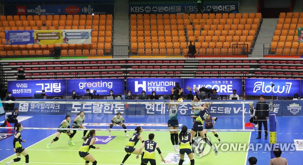 지난 3월 무관중으로 진행되는 프로배구 모습