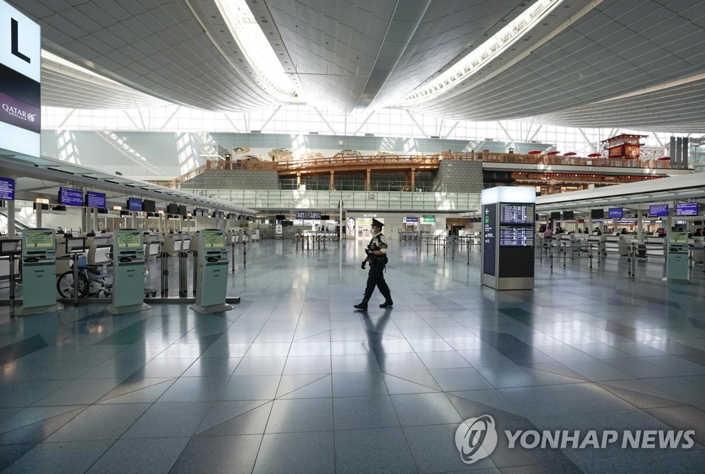 여행객 입국 규제 강화에 텅빈 일본 하네다 공항