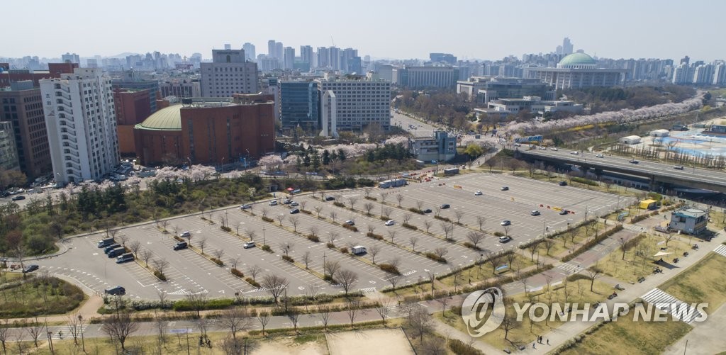 코로나19 여파, 상춘객 사라진 윤중로
