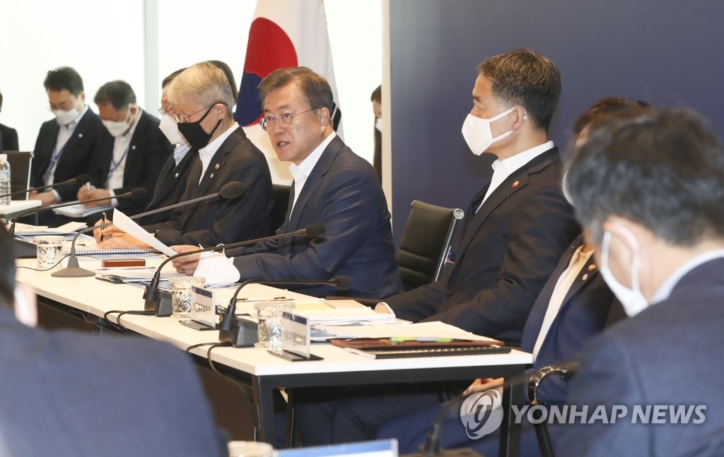발언하는 문 대통령