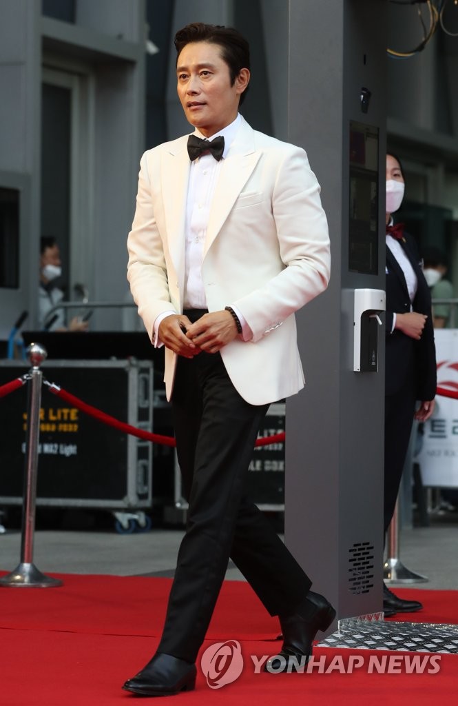 俳優イ・ビョンホン 映画賞授賞式に出席 俳優イ・ビョンホン 映画賞授賞式に出席