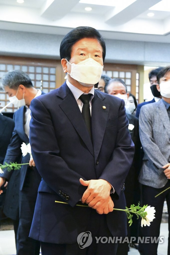 박병석 국회의장, 고 박원순 시장 빈소 조문