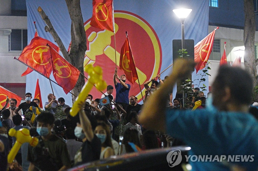'싱가포르 야당 사상 최다 의석' 노동자당의 환호
