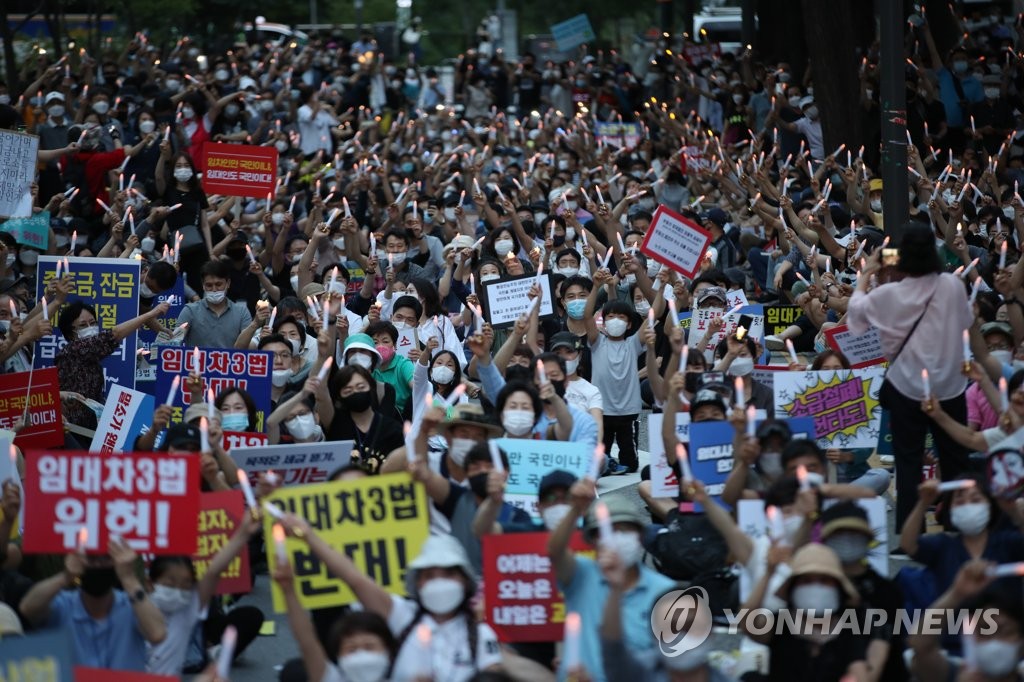 Protest against real estate policy Protest against real estate policy