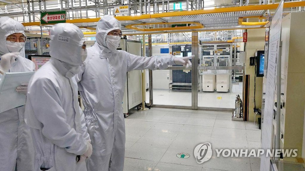 이재용 부회장, 차세대 반도체 패키징 기술 점검