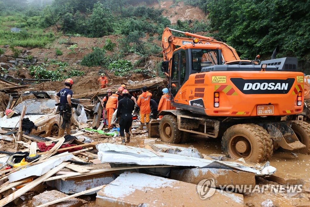 산유리 매몰현장 구조작업