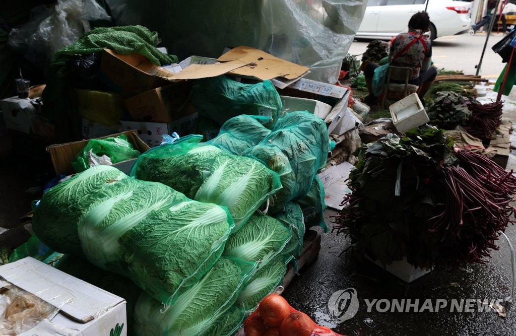 길어지는 장마에 오르는 채솟값
