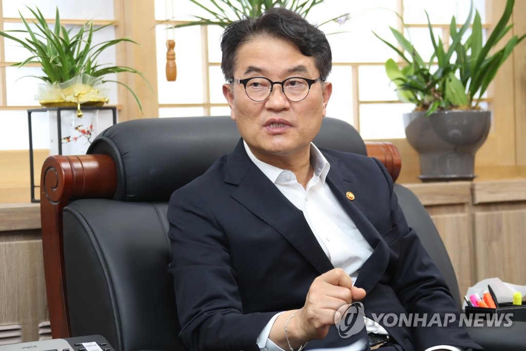 윤종인 개인정보보호위원장 인터뷰
