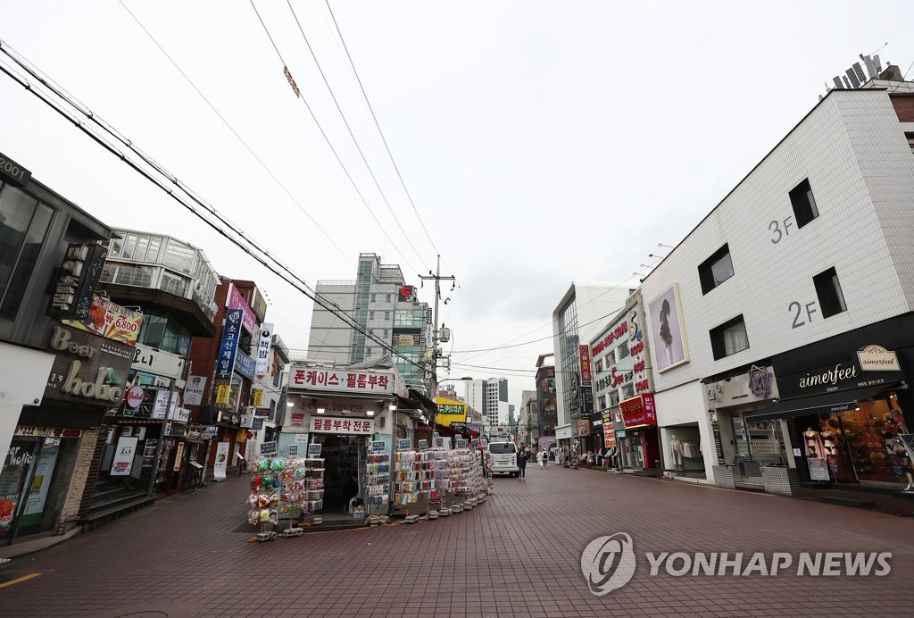 Hongdae nearly empty amid pandemic Hongdae nearly empty amid pandemic