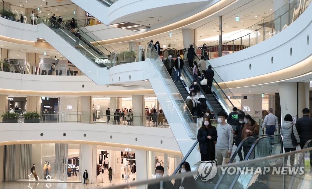 확진자 가파른 상승, 사회적거리두기 2단계로 격상되나?