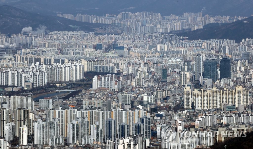 서울 송파구 롯데월드타워 전망대 서울스카이에서 바라본 강북 지역 아파트 단지 모습