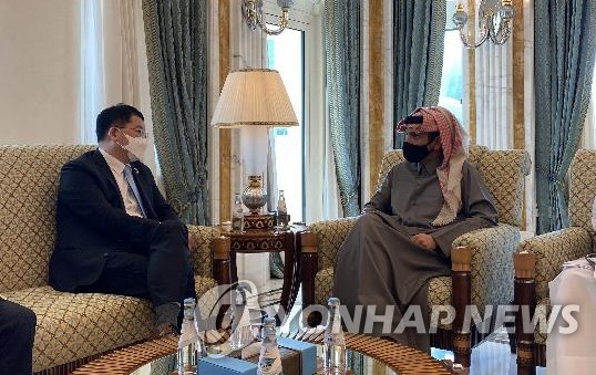 S. Korean vice FM meets Qatari deputy PM S. Korean vice FM meets Qatari deputy PM