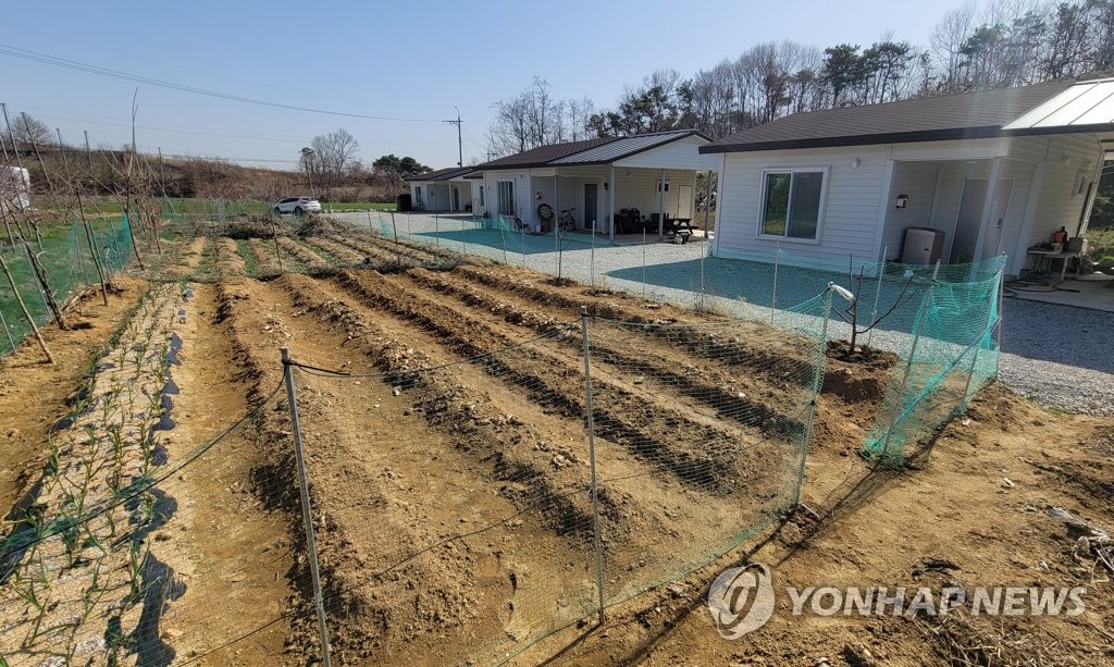 투기 의혹 받는 조립식 주택