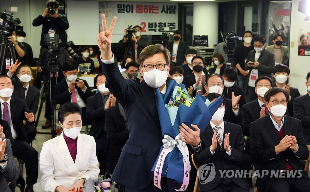 박형준, 승리의 V