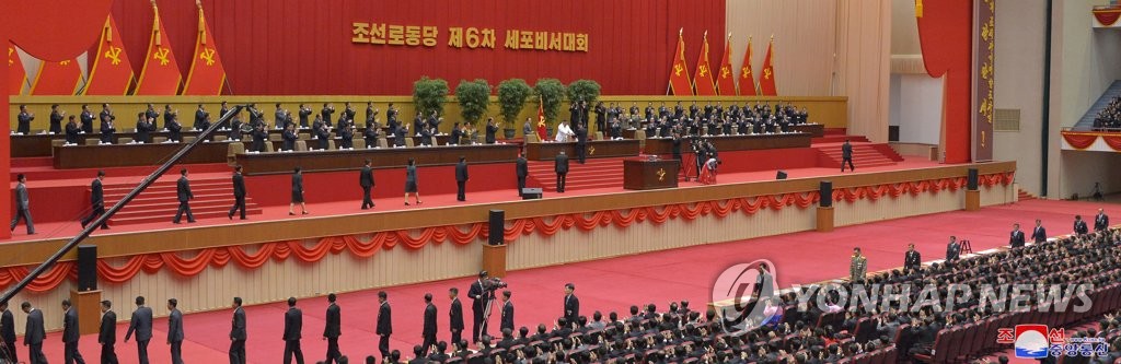 김정은, 모범 '당 최말단 책임자' 세포비서에 표창장 수여