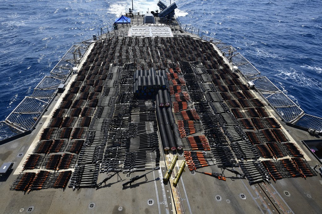 미국 해군, 아라비아해 항해 선박서 밀수 무기 수천정 압수