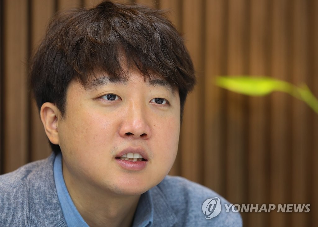 연합뉴스와 인터뷰하는 이준석