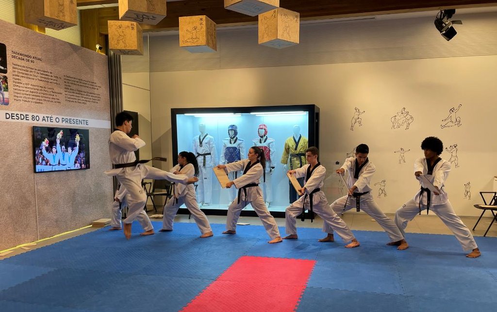 Exhibición de Taekwondo en Brasil Exhibición de Taekwondo en Brasil