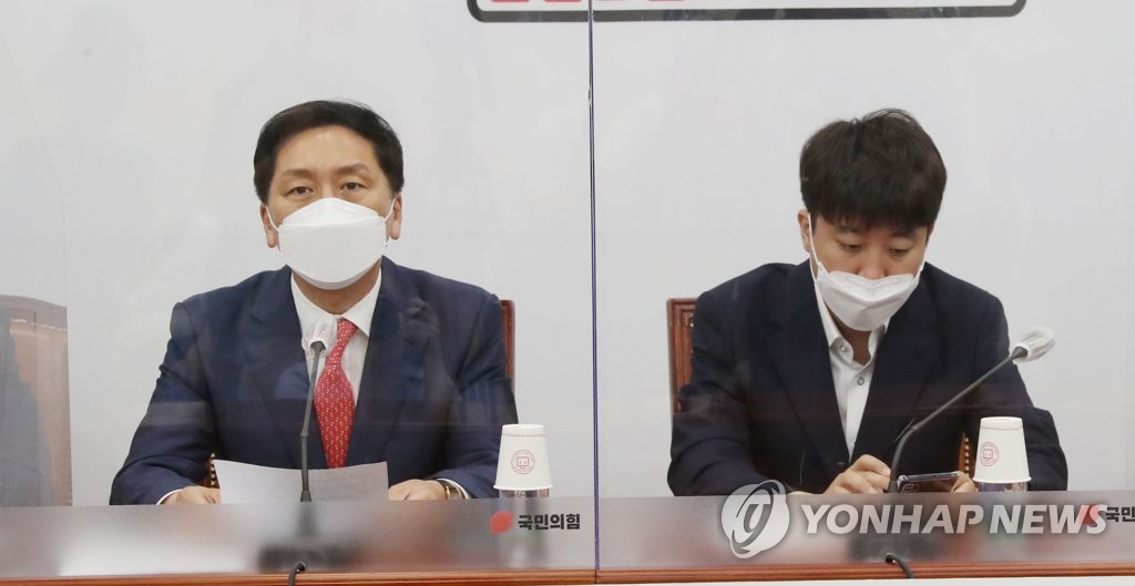 발언하는 김기현 원내대표