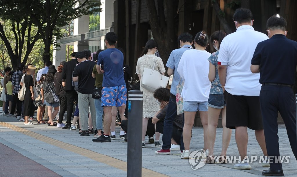 신규확진 최다기록 하루 만에 경신