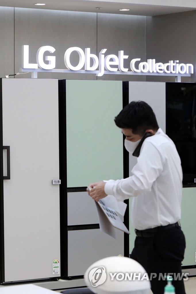 '세계 1위' 오른 LG전자…프리미엄 가전이 견인차