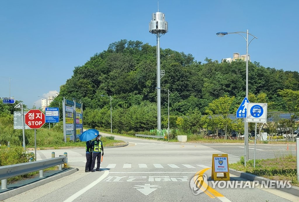민주노총 집회 앞둔 원주 차량검문